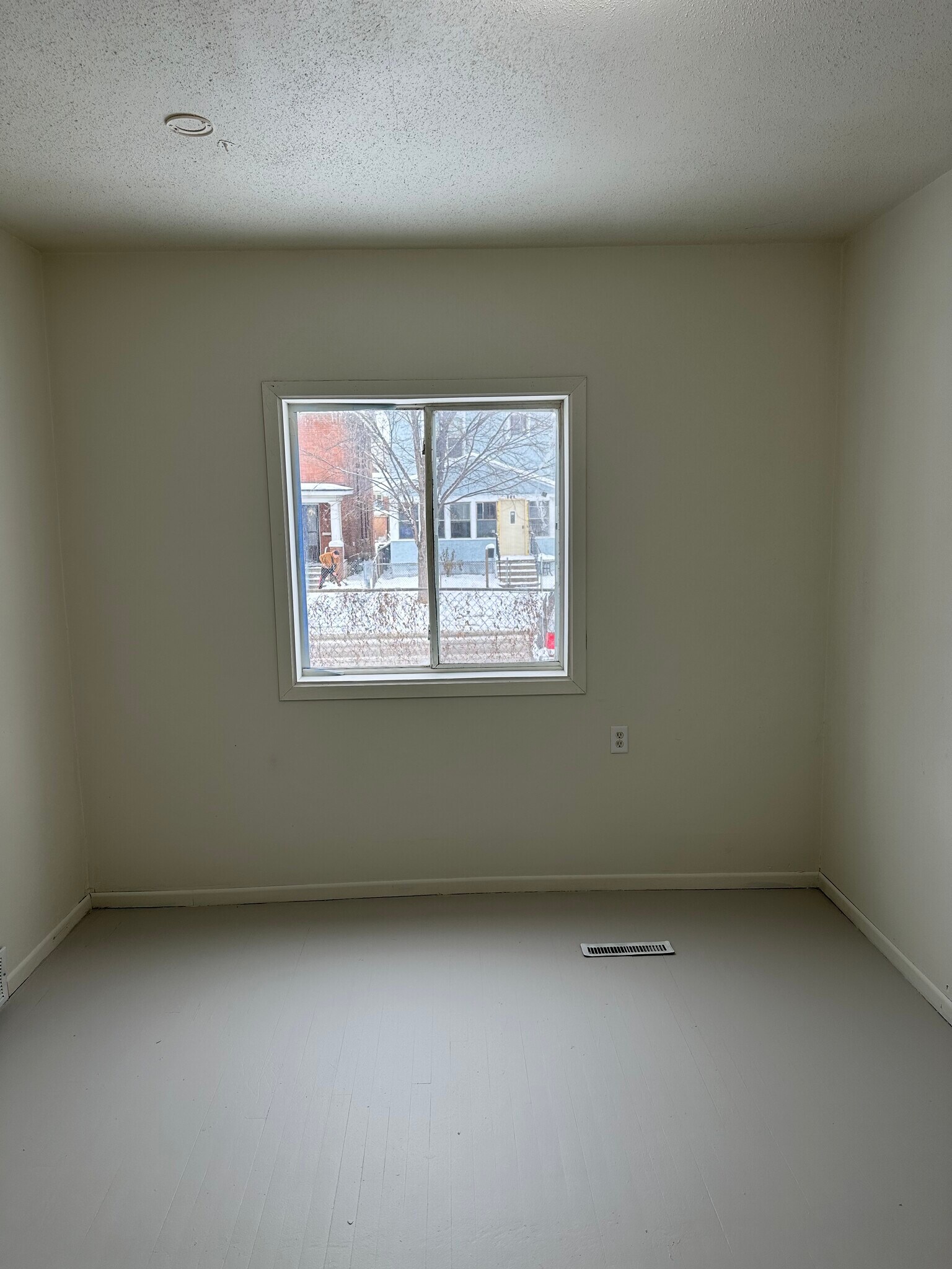 Building Photo - 730 Thomas Ave