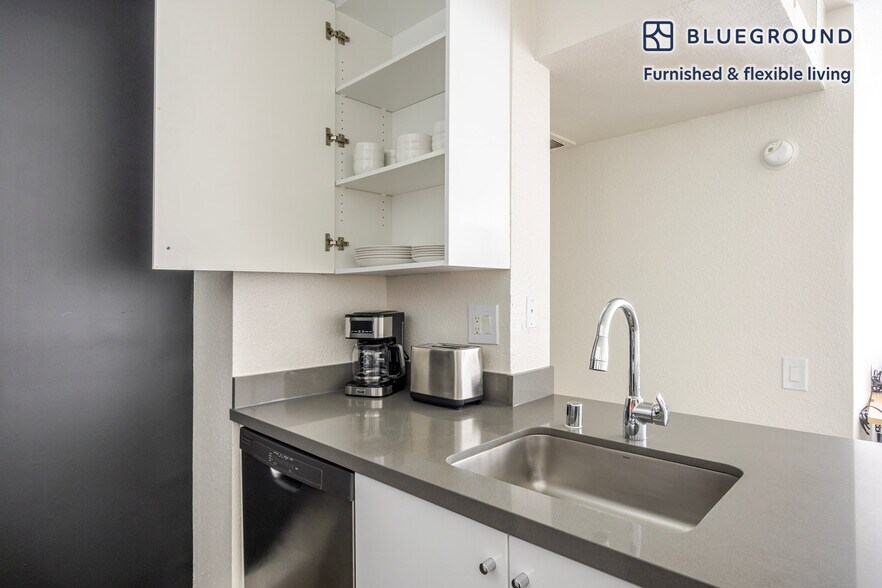 Building Photo - 3682 Barham Blvd