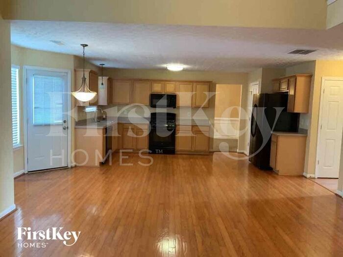 Building Photo - 15 Dairyland Dr