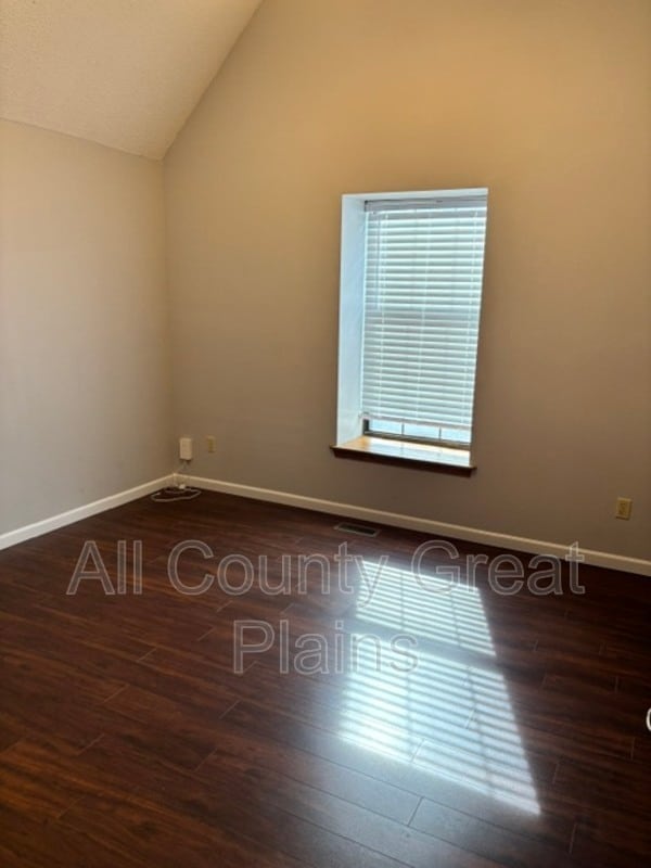 Building Photo - 4980 W 60th Terrace