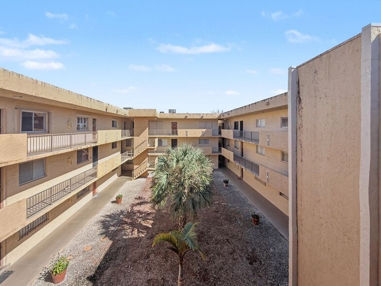 Building Photo - 8401 SW 107th Ave