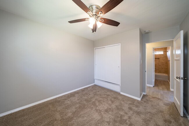 Building Photo - 1611 S Tremont St