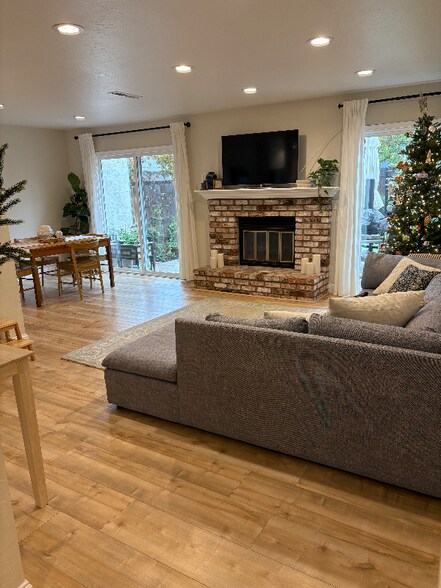 Building Photo - 984 San Miguel Rd