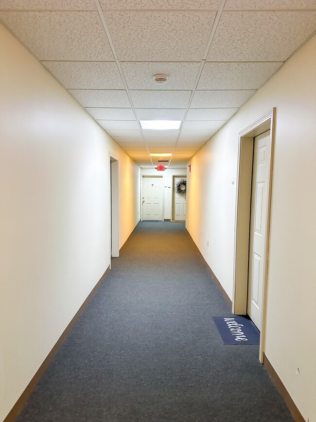 Building Photo - 95 S Freeport Rd