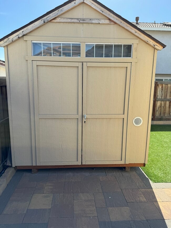 Building Photo - 501 Aster St