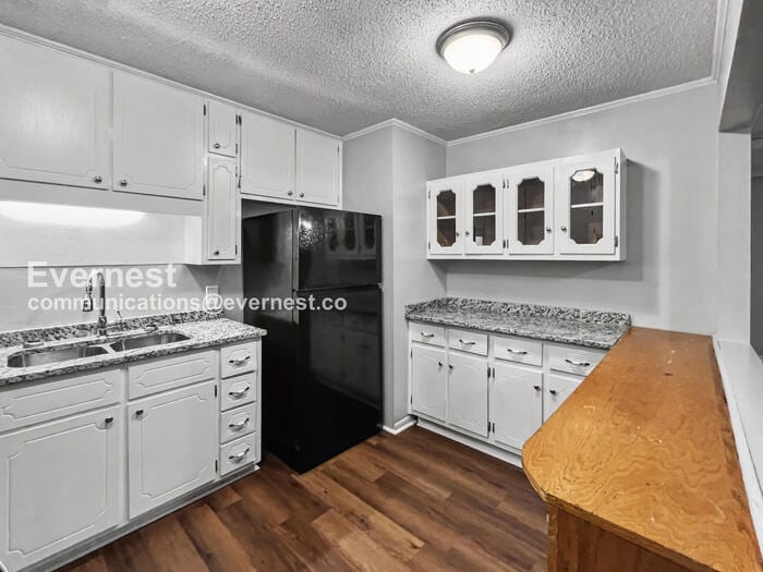 Building Photo - 3032 Summit Ridge Dr