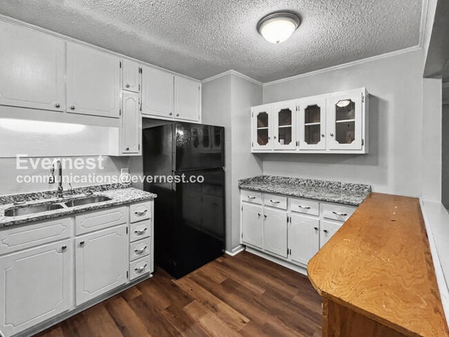 Building Photo - 3032 Summit Ridge Dr