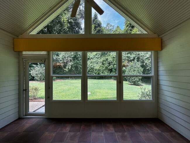 Building Photo - 361 Remington Run Way