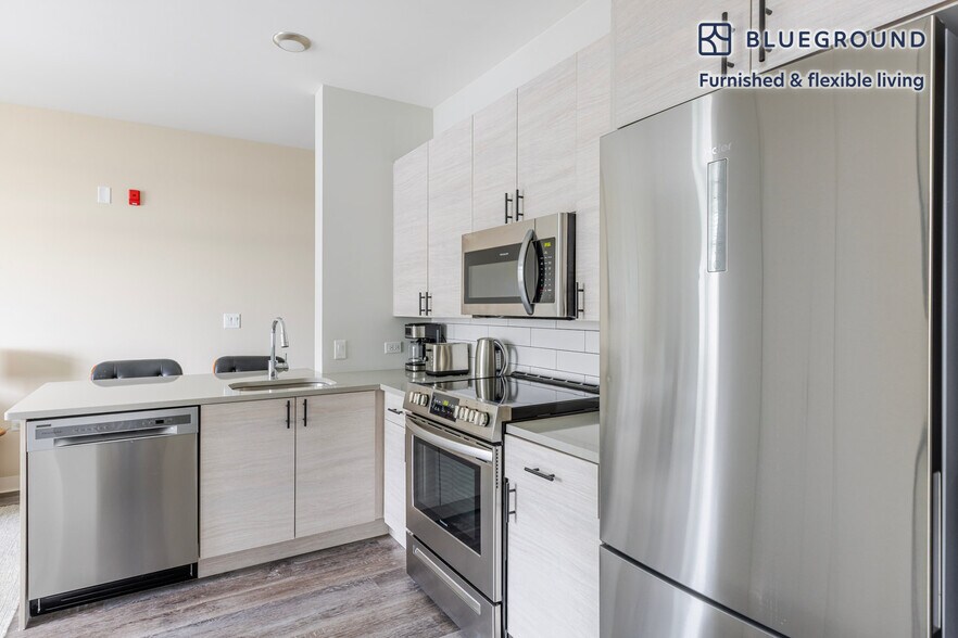 Building Photo - 6149 North Broadway-SI FL4-ID1272