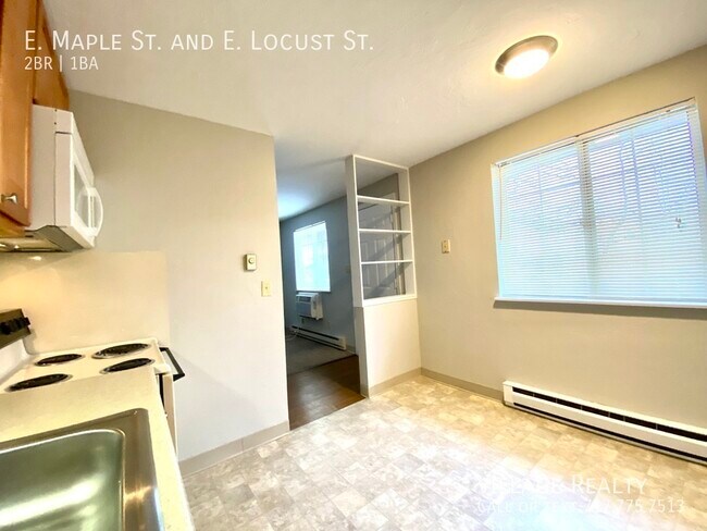 Building Photo - 361 E Maple St