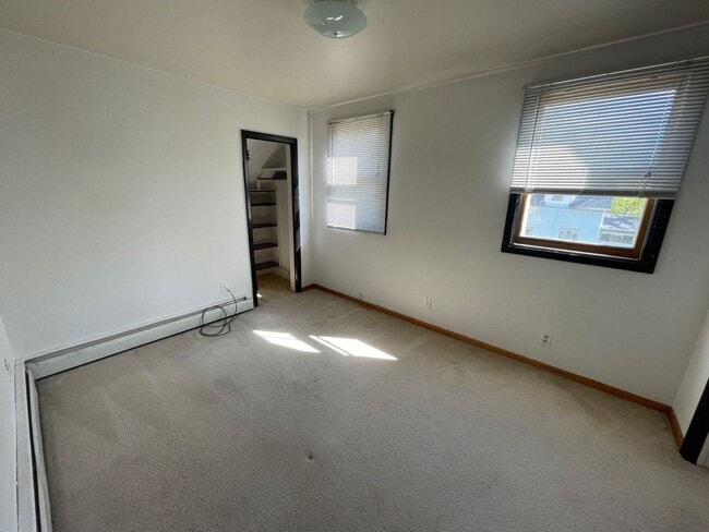 Building Photo - 4 Bedroom Home in Duluth - Available Now!