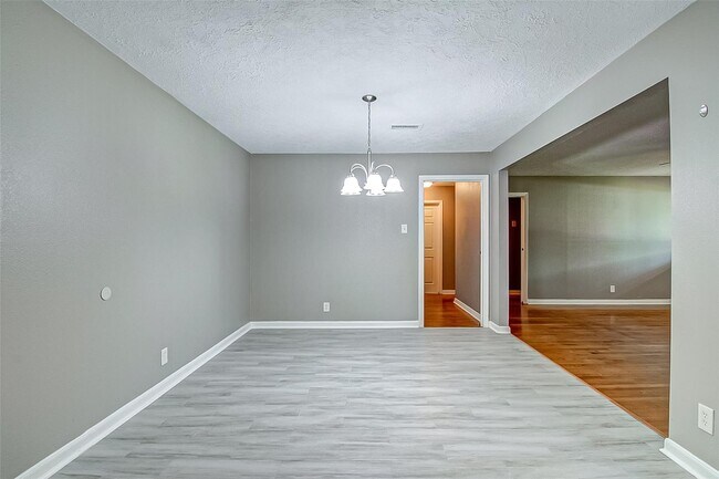 Building Photo - 213 Newman Rd