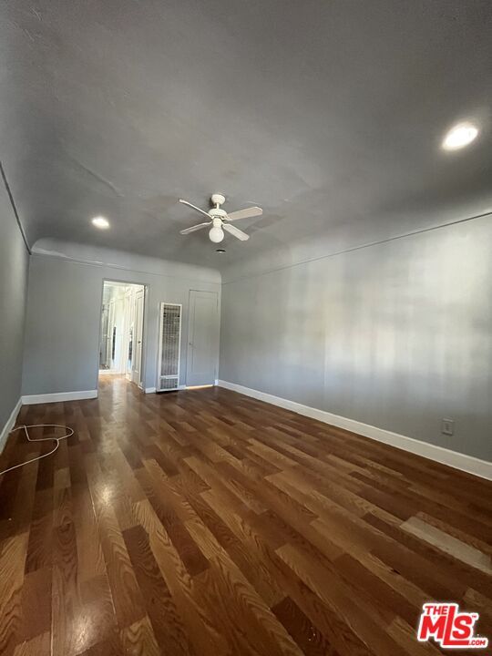 Building Photo - 3027 W 60th St