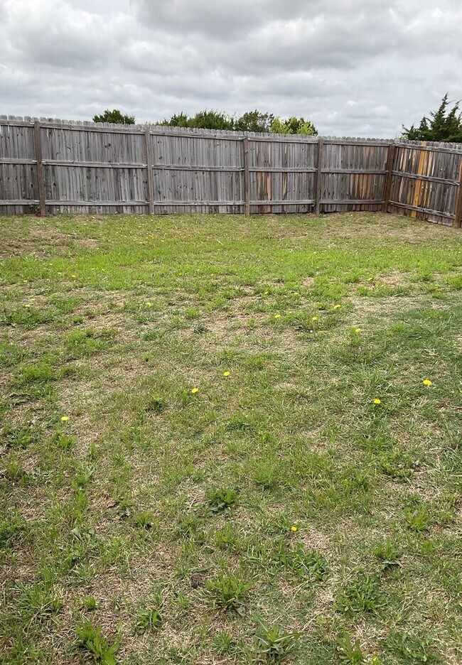 Building Photo - 4610 Cambridge Dr