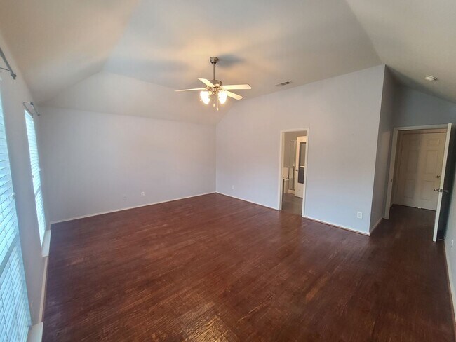 Building Photo - Rowlett Home in Great Location w/ Community Park, Pools, & Playground. Includes All Appliances!