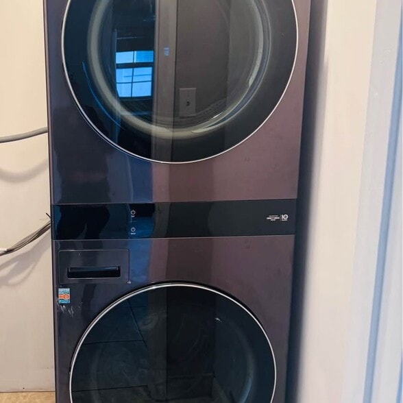 Building Photo - 9355 Dearmont Ave