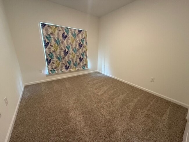 Building Photo - Beautiful 3/2 Single Family house with 2 car garage