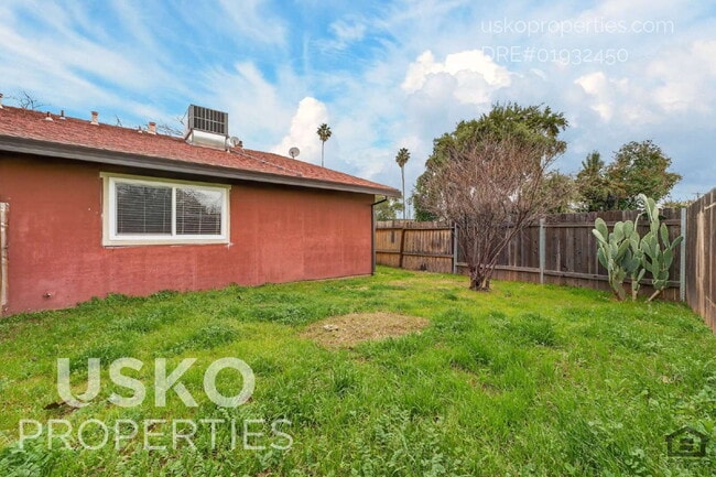 Building Photo - "Charming 2-Bed Duplex in Rancho Cordova – 1,110 Sq Ft of Comfort!"