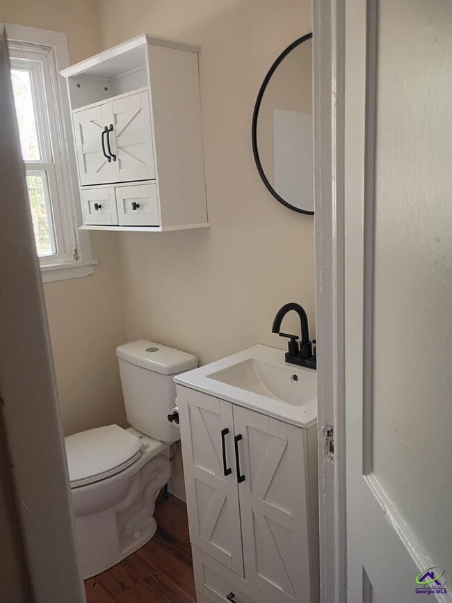 Building Photo - 109 Marshall St