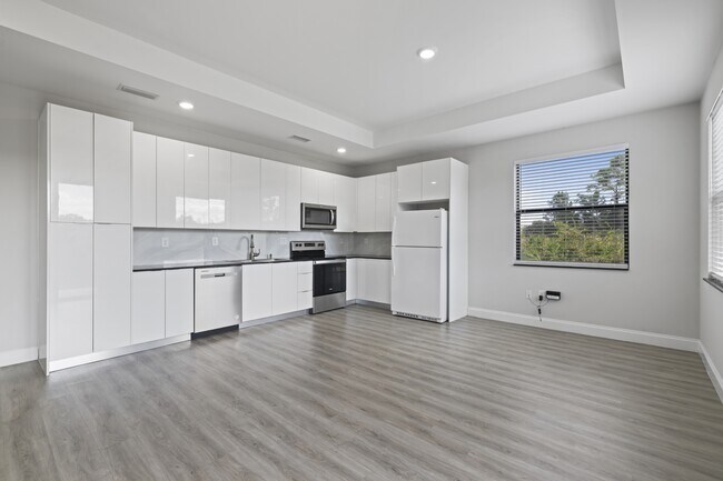 Building Photo - 679 Windermere Dr