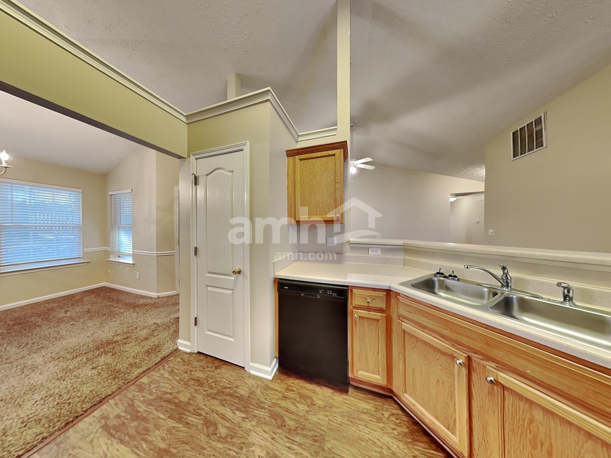 Building Photo - 5455 Yellow Pine Dr