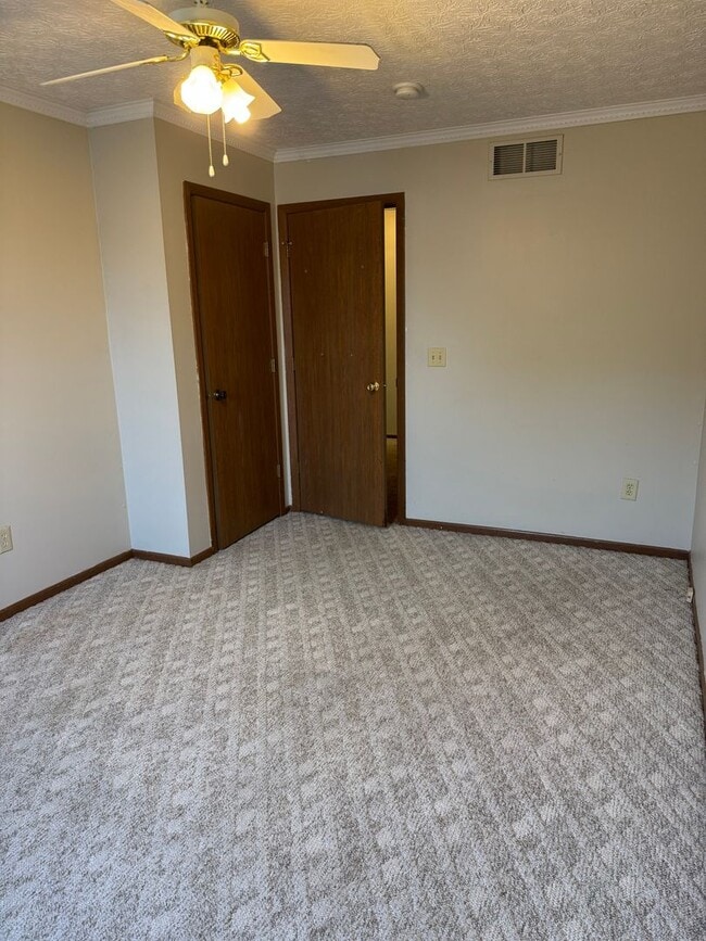 Building Photo - 3 Bedroom, 1.5 Bath Single Family Home - W...