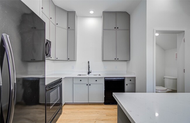 Building Photo - 1508 McKee St