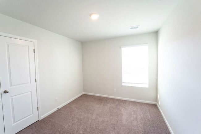 Building Photo - 8J Crabapple Circle