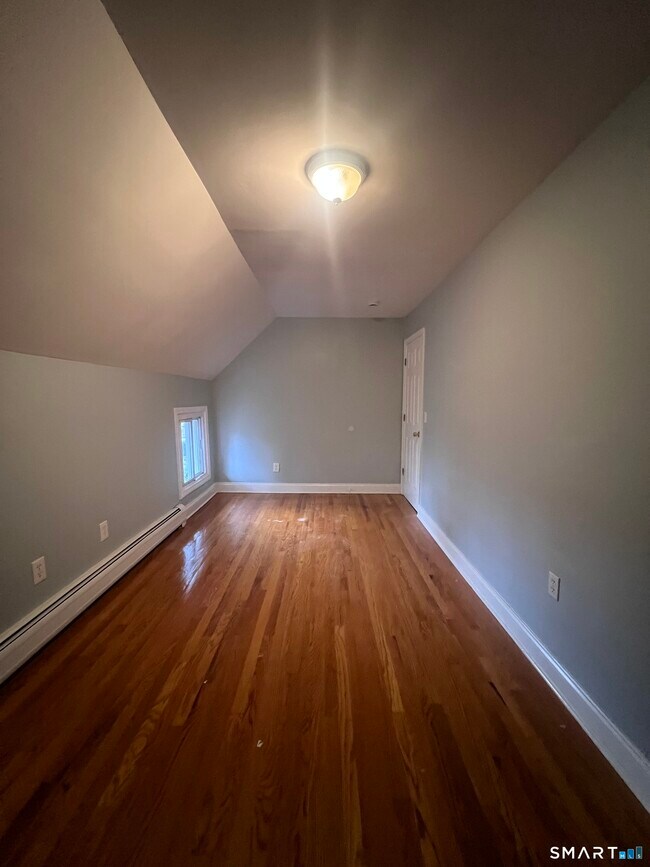 Building Photo - 113 Milne St