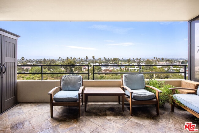 Building Photo - 4316 Marina City Dr