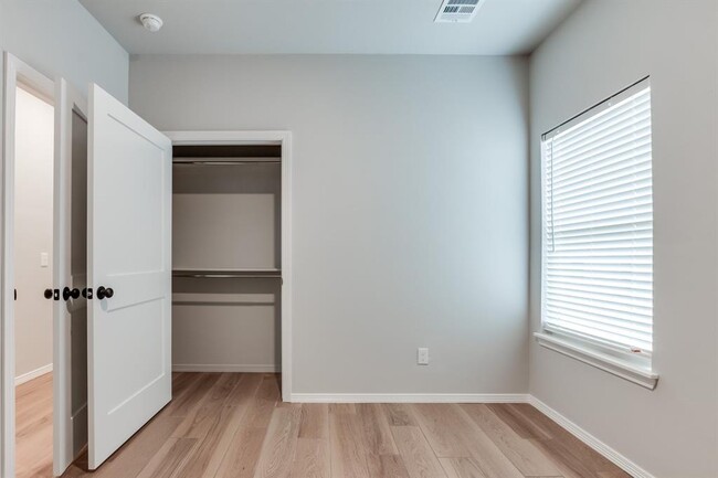 Building Photo - 13504 Calli Ct