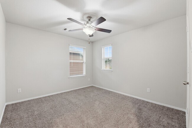 Building Photo - 22014 Pheasant Bend Ln