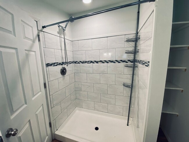 Building Photo - Charming Cottage Living in Granite Falls – By Appointment Only