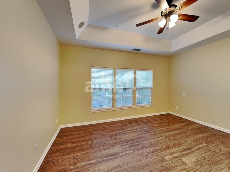 Building Photo - 8207 Abbottsgate Ln