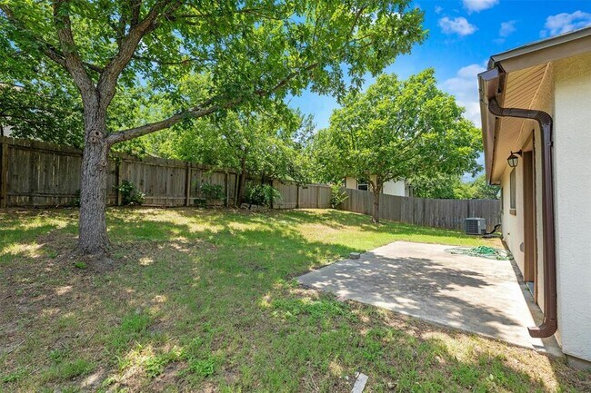 Building Photo - 705 Catumet Dr