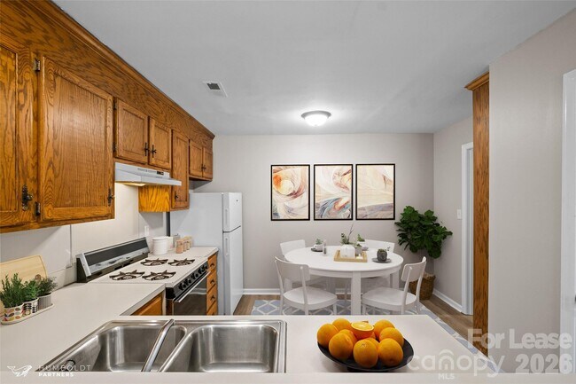 Building Photo - 200 Stroupe Rd