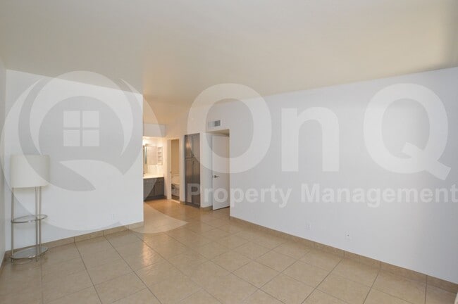 Building Photo - 7950 E Starlight Way