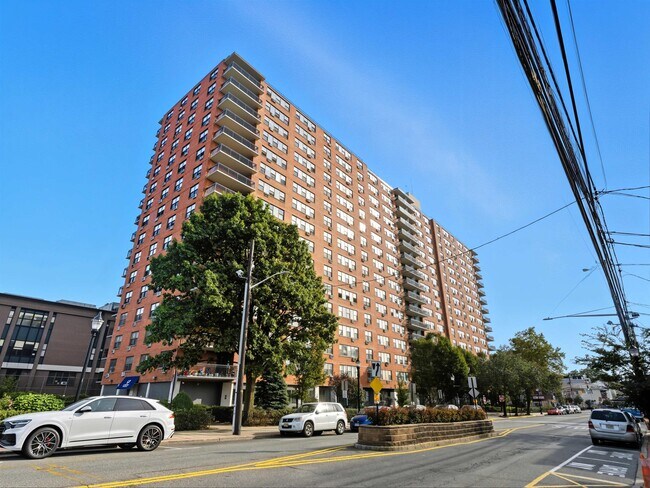 Building Photo - 500 Central Ave