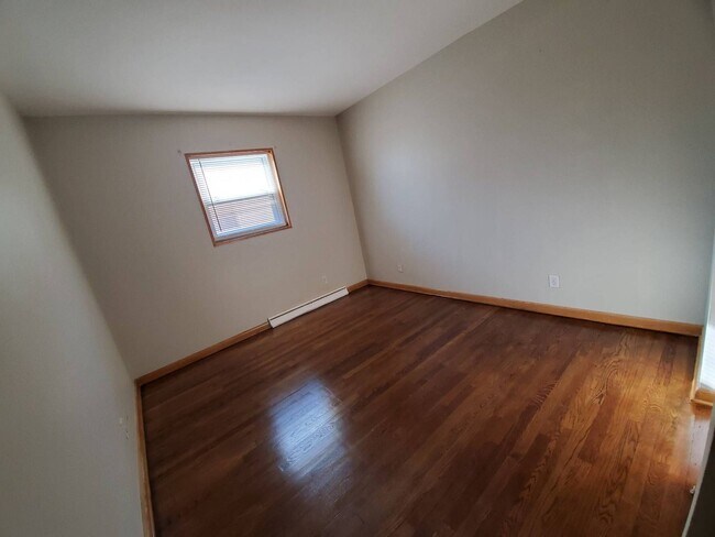 Building Photo - 3952 S 43rd St