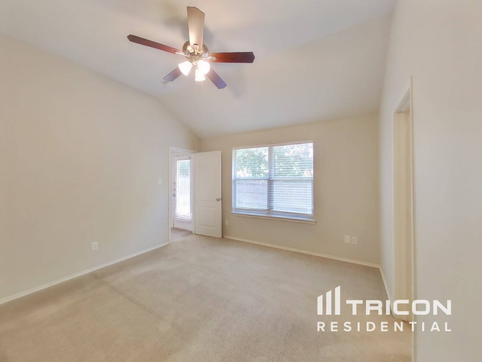 Building Photo - 2544 Taos Dr