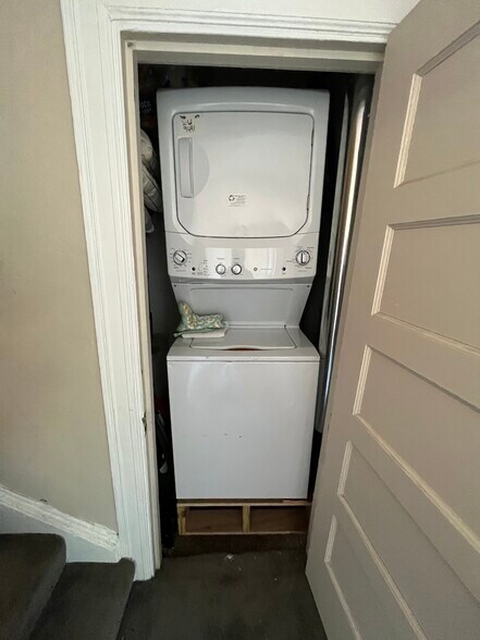 Washer/Dryer in common stairwell, shared with 1 other tenant - 3404 Baltimore Ave