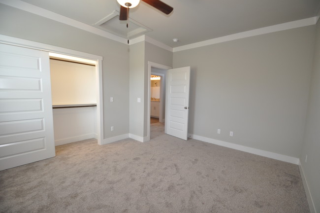 Building Photo - 2035 S Florida Way