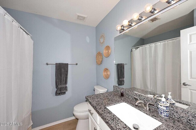 Building Photo - 4805 E Kachina Trail