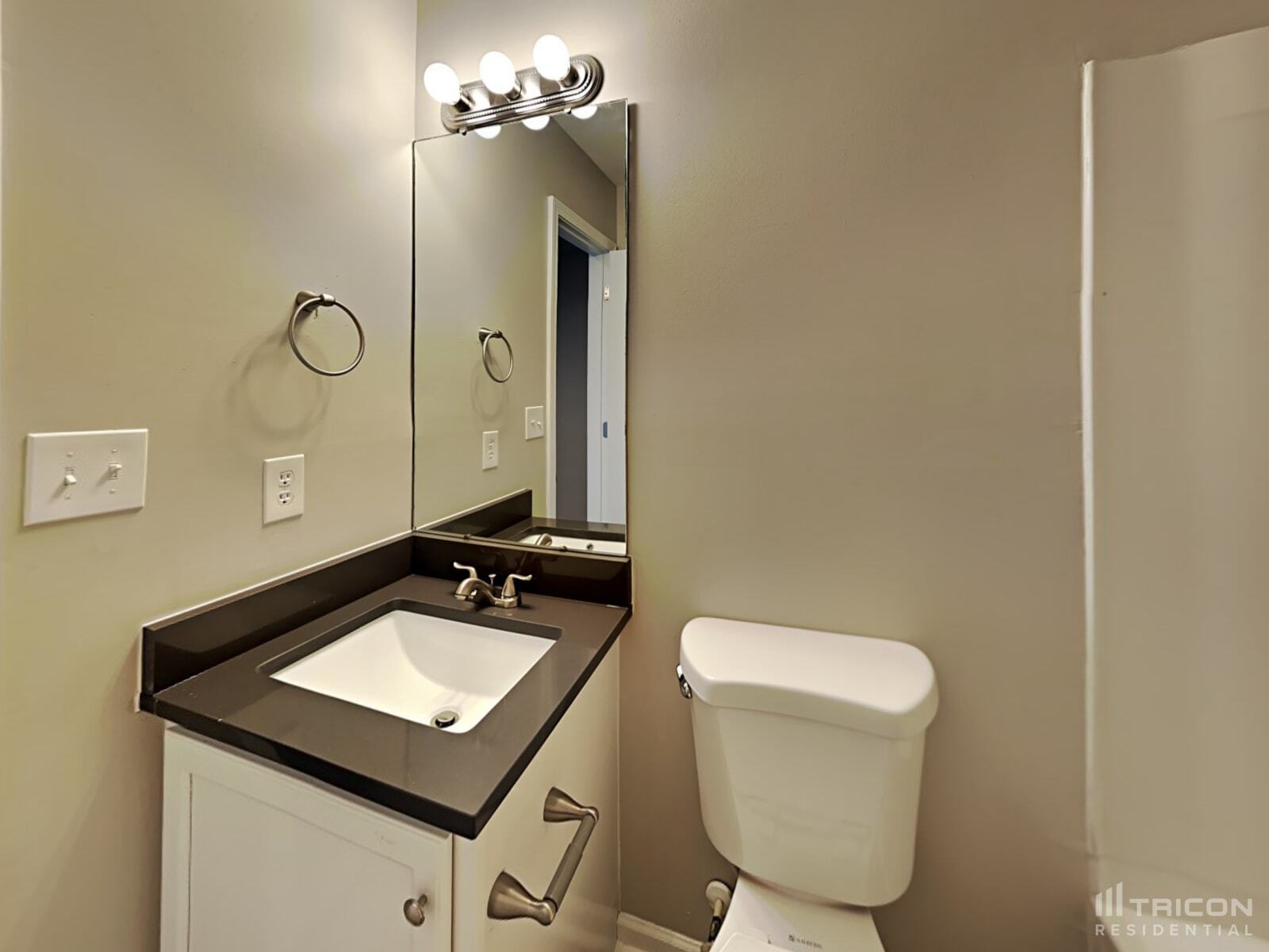 Building Photo - 5526 Henderson Oaks Dr