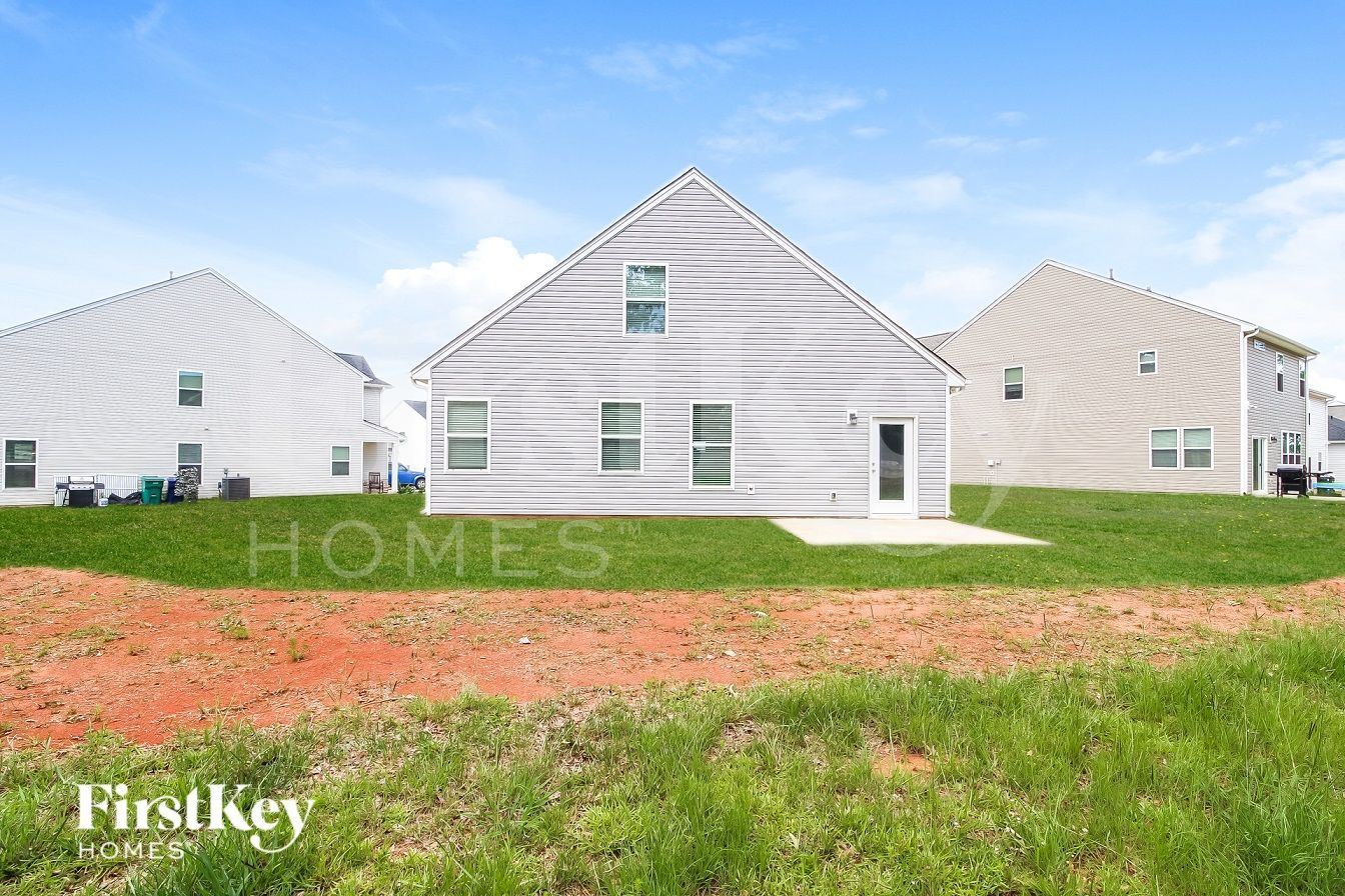 Building Photo - 1205 Mission Hill Ln