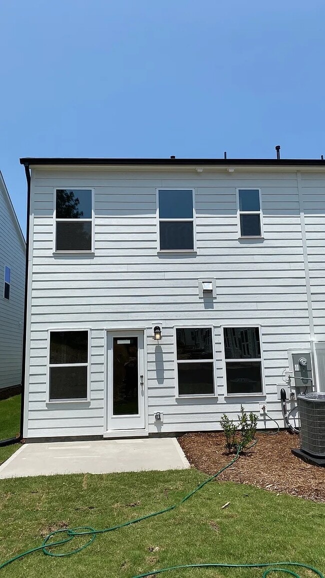 Building Photo - 3006 Vitner Dr