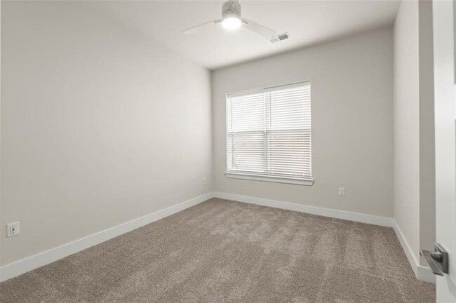 Building Photo - 2648 Sandy Plains Rd