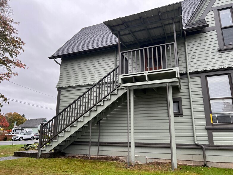 Building Photo - 430 Avenue E