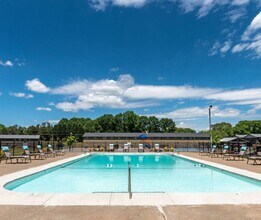 Building Photo - BC - Broadbay Crossings