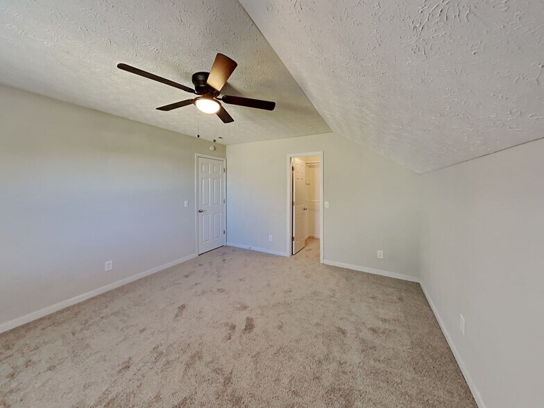 Building Photo - 3718 Cherokee Overlook Dr